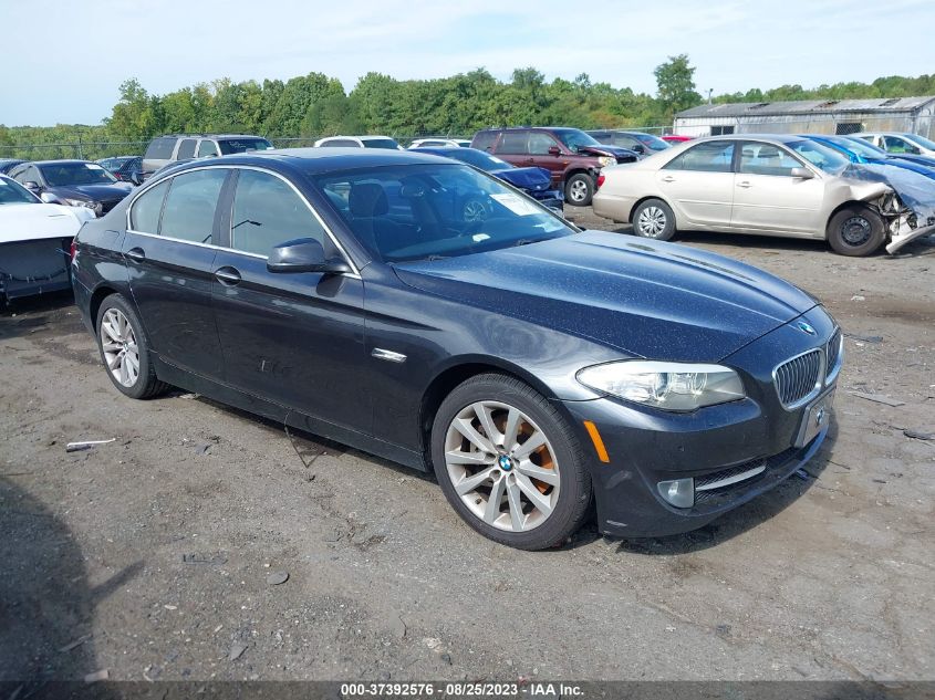2013 BMW 5 SERIES 528I XDRIVE - WBAXH5C52DD107817
