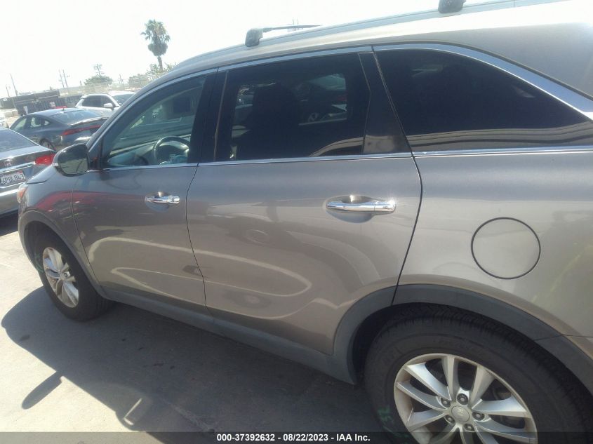 2017 KIA SORENTO LX - 5XYPG4A31HG193193