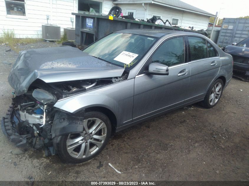 2013 MERCEDES-BENZ C-CLASS C 300 - WDDGF8AB9DF975438