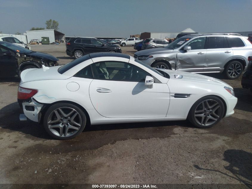 2016 MERCEDES-BENZ SLK SLK 300 - WDDPK3JA0GF122405