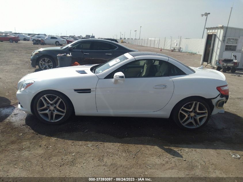 2016 MERCEDES-BENZ SLK SLK 300 - WDDPK3JA0GF122405