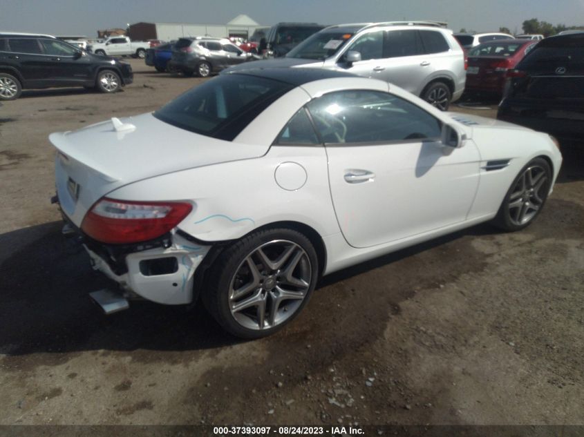 2016 MERCEDES-BENZ SLK SLK 300 - WDDPK3JA0GF122405