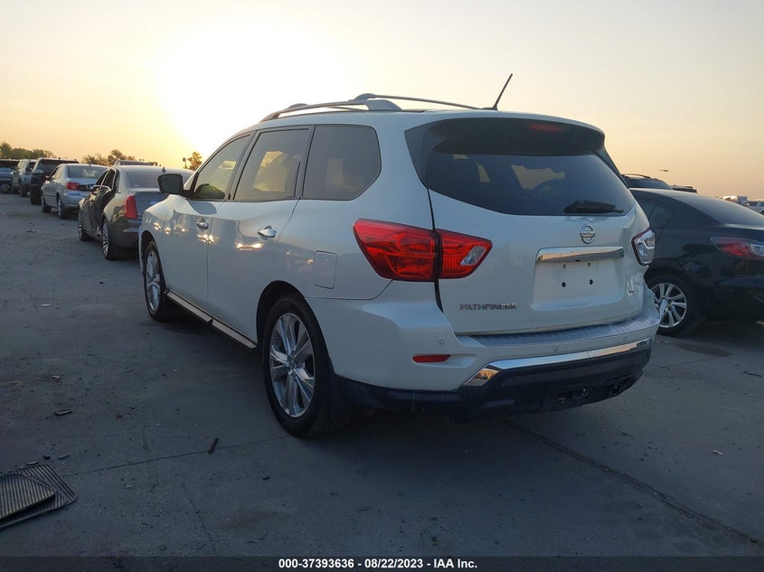 VIN 5N1DR2MN1JC666207 2018 NISSAN PATHFINDER SL