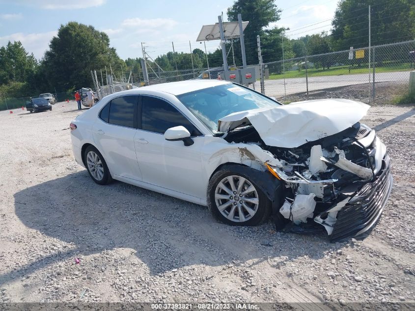 2020 TOYOTA CAMRY LE - 4T1C11AKXLU859864