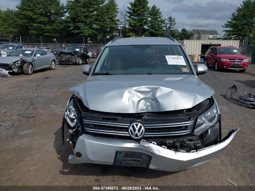 2017 VOLKSWAGEN TIGUAN - WVGAV7AX6HK040699