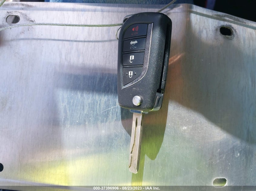 VIN JTDEPRAE8LJ016011 2020 TOYOTA COROLLA LE