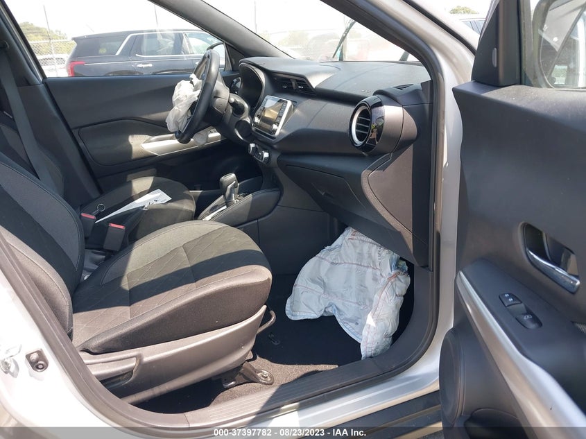 VIN 3N1CP5CV9LL492275 2020 NISSAN KICKS SV
