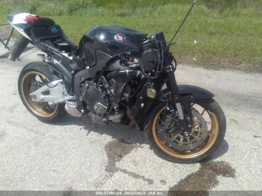 2015 HONDA CBR600 RR - JH2PC4009FK800233