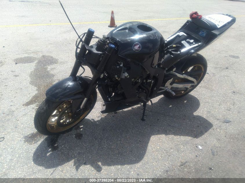 2015 HONDA CBR600 RR - JH2PC4009FK800233