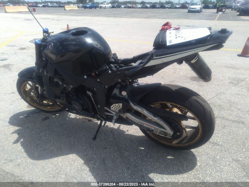 2015 HONDA CBR600 RR - JH2PC4009FK800233