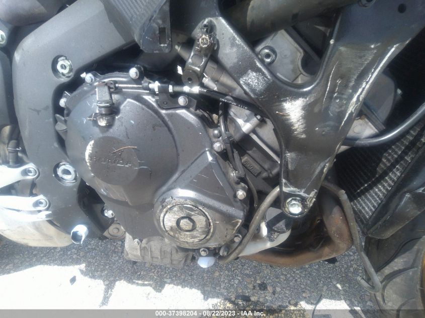 2015 HONDA CBR600 RR - JH2PC4009FK800233