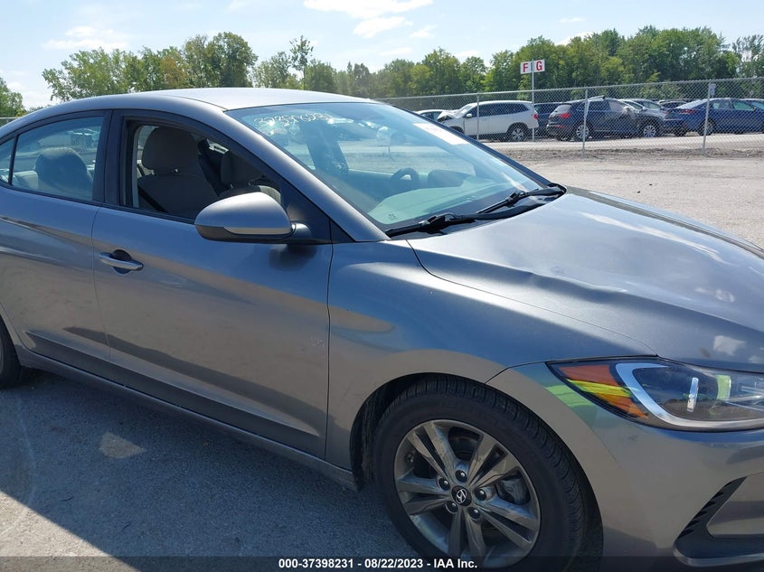VIN 5NPD84LF4JH301196 2018 HYUNDAI ELANTRA SEL