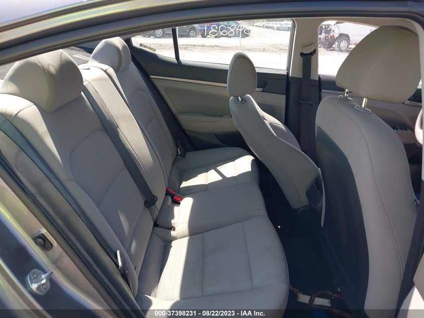 VIN 5NPD84LF4JH301196 2018 HYUNDAI ELANTRA SEL