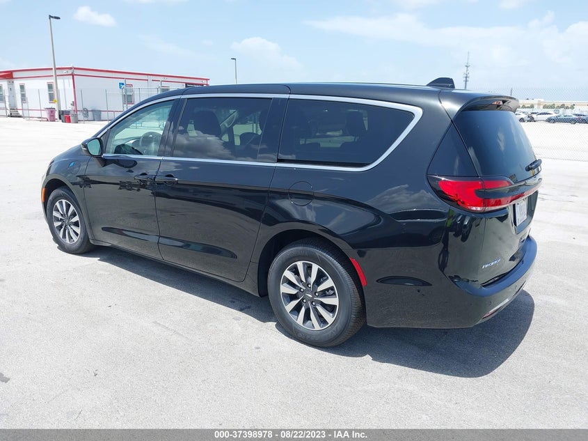 VIN 2C4RC1L77PR575693 2023 CHRYSLER PACIFICA HYBRID TOURING L