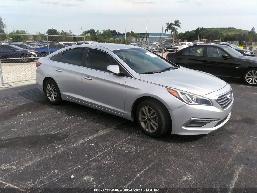 2015 HYUNDAI SONATA 2.4L SE - 5NPE24AF9FH156057