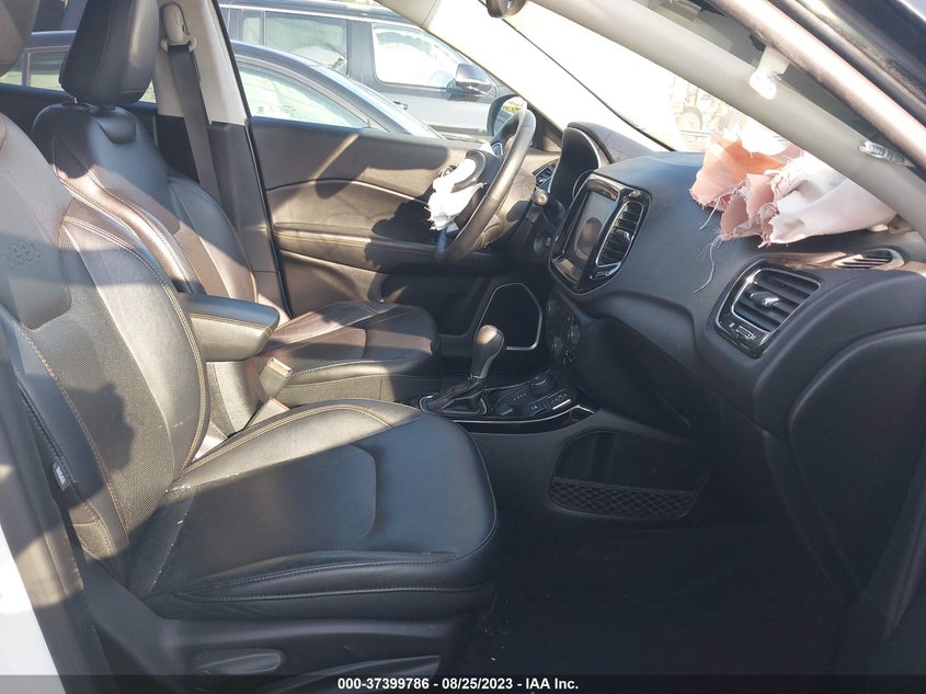 VIN 3C4NJDCBXJT104796 2018 JEEP COMPASS LIMITED