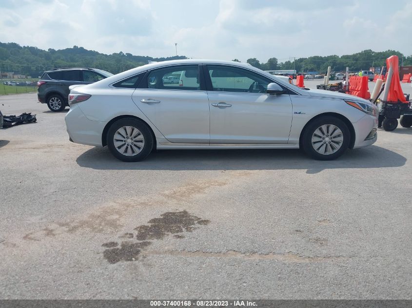 2017 HYUNDAI SONATA HYBRID SE - KMHE24L11HA050256