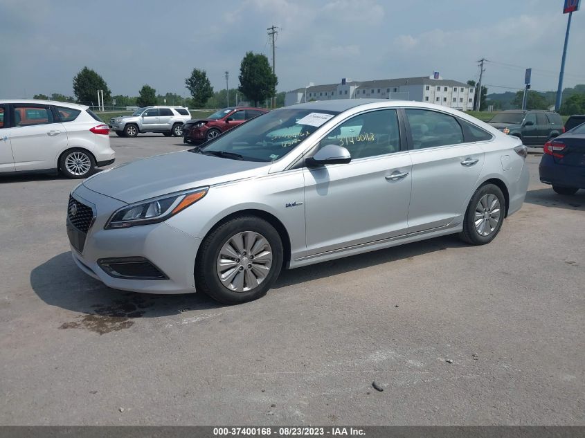 2017 HYUNDAI SONATA HYBRID SE - KMHE24L11HA050256