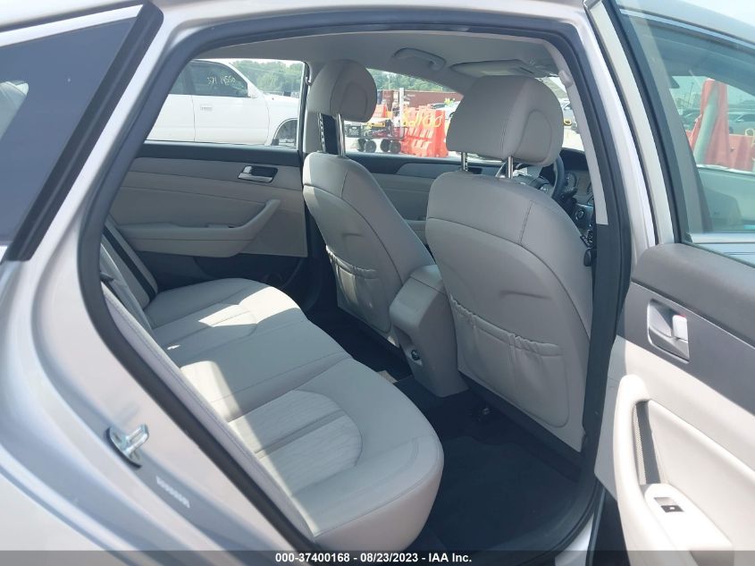 2017 HYUNDAI SONATA HYBRID SE - KMHE24L11HA050256