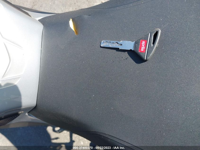 2018 APRILIA RSV 1000 R - ZD4KGU006JS000753