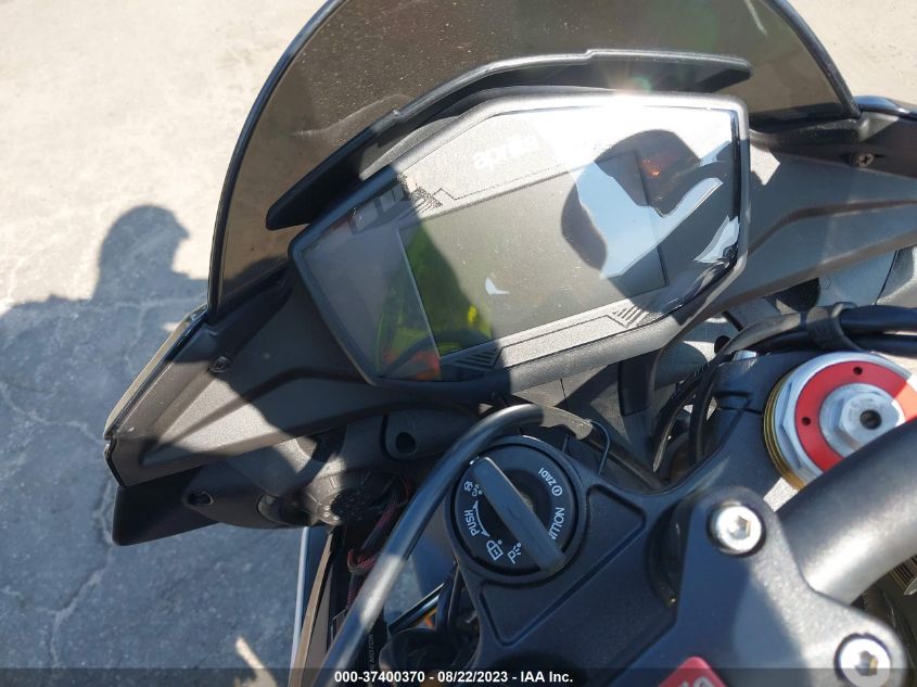 2018 APRILIA RSV 1000 R - ZD4KGU006JS000753