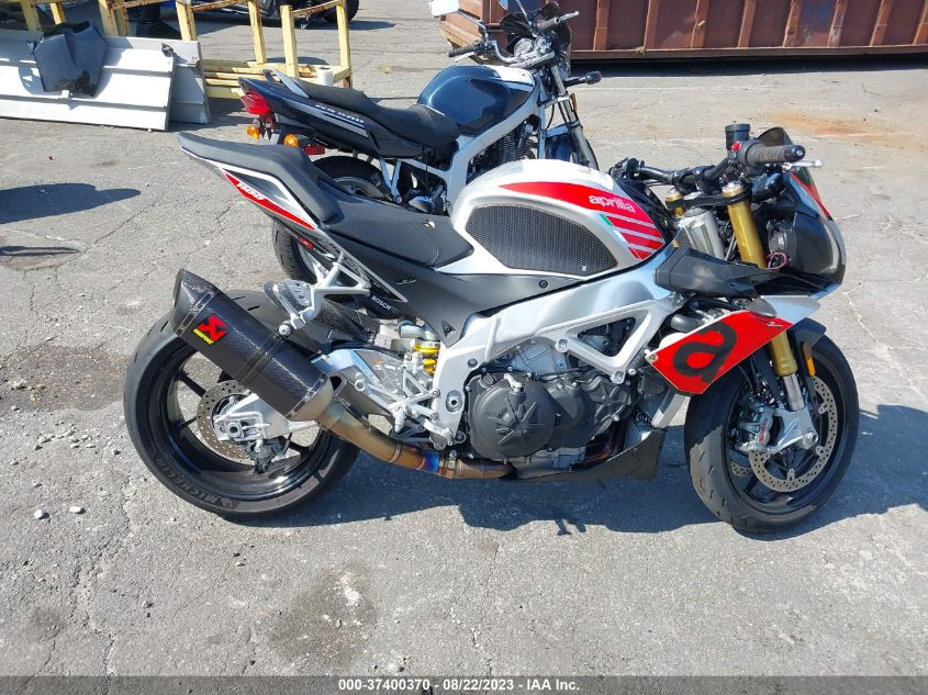 2018 APRILIA RSV 1000 R - ZD4KGU006JS000753