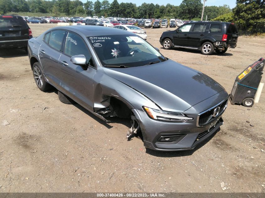 2021 VOLVO S60 MOMENTUM - 7JR102FK0MG096638