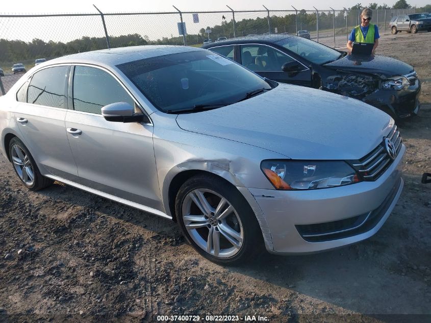 2014 VOLKSWAGEN PASSAT SE W/SUNROOF - 1VWBS7A33EC054920