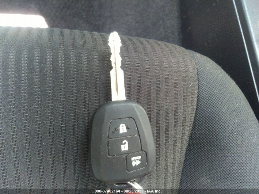 2015 TOYOTA RAV4 LE - JTMZFREV6FD044018