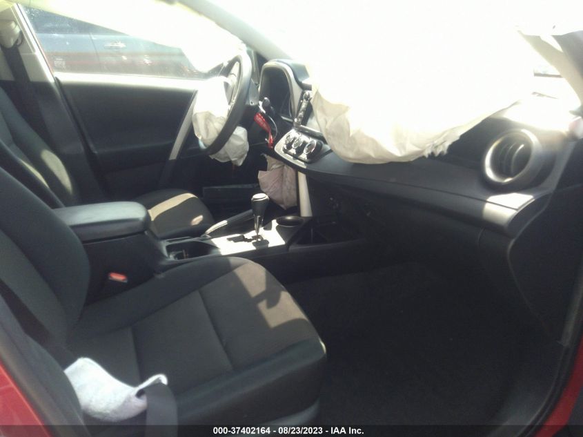 2015 TOYOTA RAV4 LE - JTMZFREV6FD044018