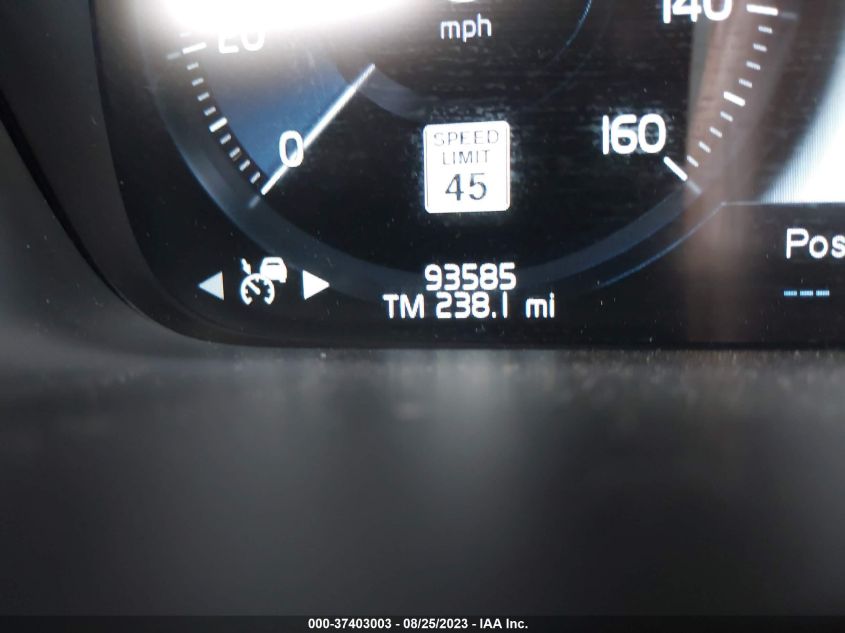 2016 VOLVO XC90 HYBRID T8 R-DESIGN - YV4BC0PM4G1033982