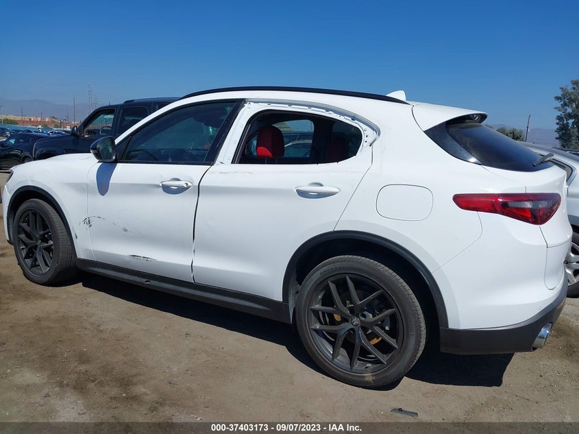 VIN ZASPAJAN1M7D08472 2021 ALFA ROMEO STELVIO