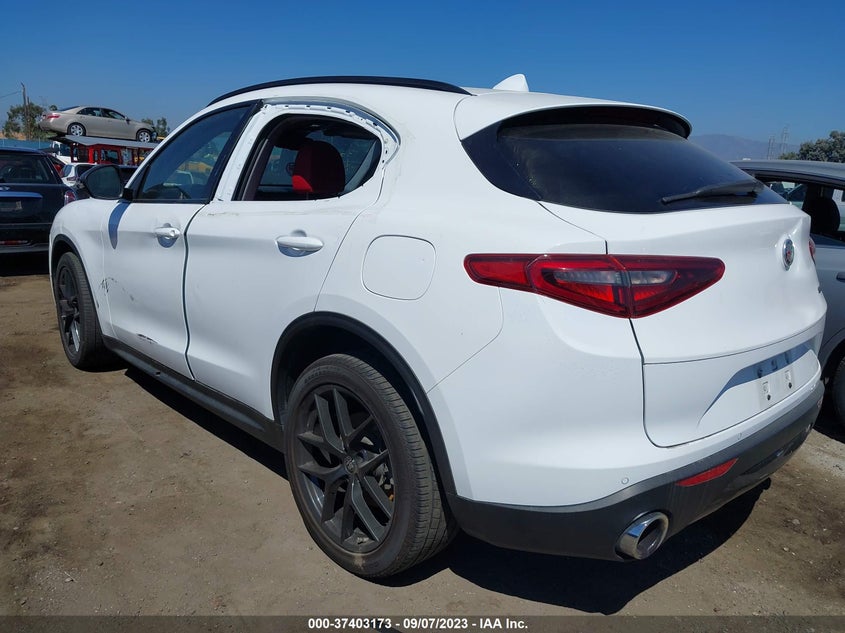 VIN ZASPAJAN1M7D08472 2021 ALFA ROMEO STELVIO
