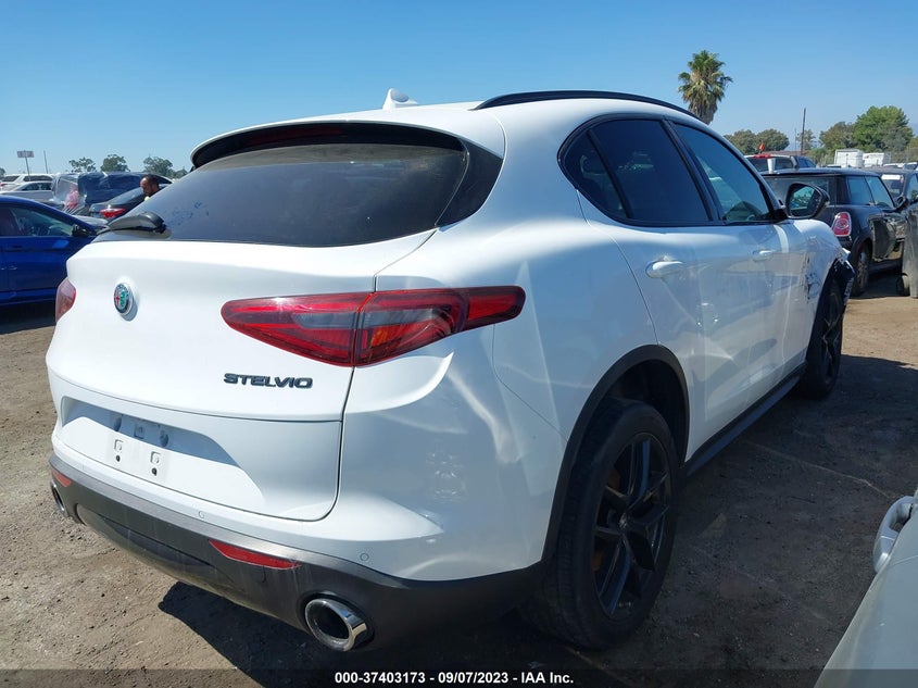 VIN ZASPAJAN1M7D08472 2021 ALFA ROMEO STELVIO