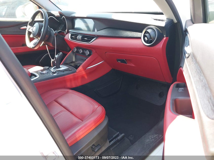 VIN ZASPAJAN1M7D08472 2021 ALFA ROMEO STELVIO