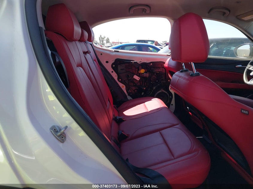 VIN ZASPAJAN1M7D08472 2021 ALFA ROMEO STELVIO