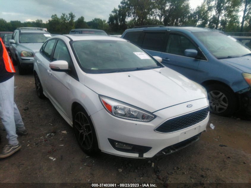 2015 FORD FOCUS SE - 1FADP3F28FL355633