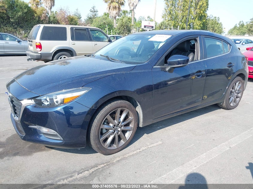 VIN 3MZBN1L36JM208787 2018 MAZDA MAZDA3 5-DOOR TOURING
