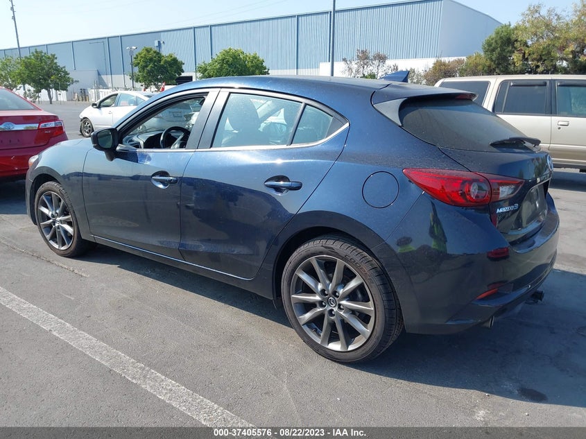 VIN 3MZBN1L36JM208787 2018 MAZDA MAZDA3 5-DOOR TOURING