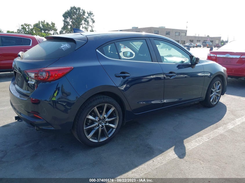 VIN 3MZBN1L36JM208787 2018 MAZDA MAZDA3 5-DOOR TOURING