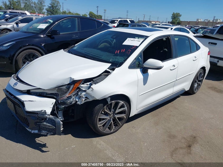 VIN JTDP4RCE6LJ019813 2020 TOYOTA COROLLA SE