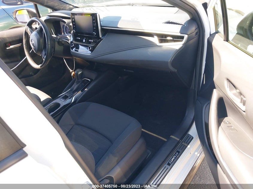 VIN JTDP4RCE6LJ019813 2020 TOYOTA COROLLA SE