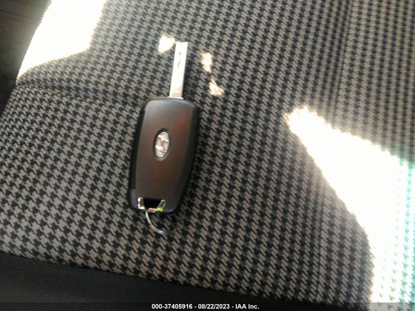 2019 HYUNDAI KONA SE - KM8K12AA6KU226527