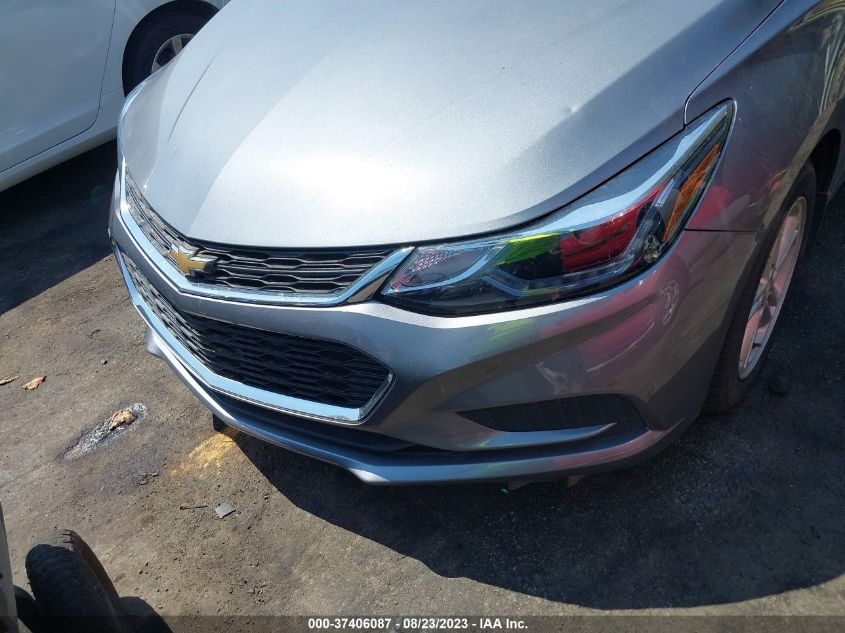 2018 CHEVROLET CRUZE LT - 1G1BE5SM5J7238810