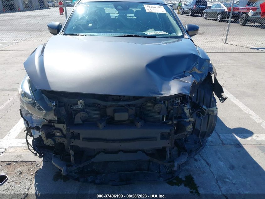 2018 MAZDA MAZDA3 4-DOOR TOURING - 3MZBN1V38JM176941