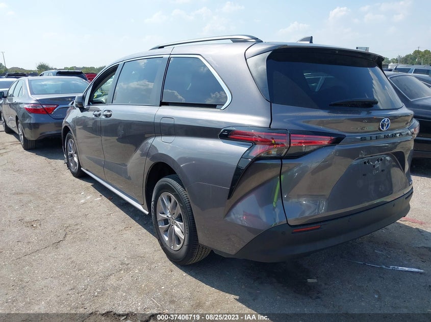 VIN 5TDYRKEC2NS136352 2022 TOYOTA SIENNA XLE