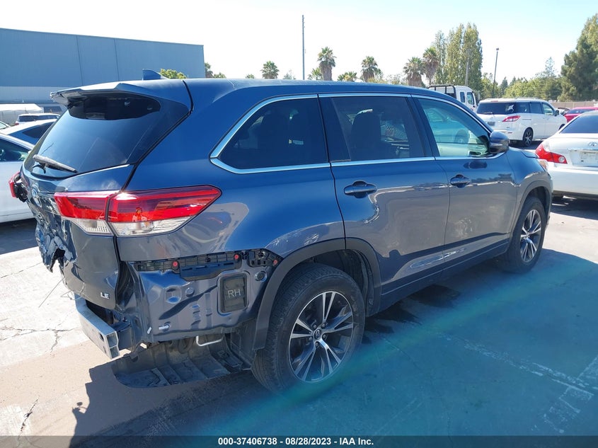 VIN 5TDZZRFH9JS256182 2018 TOYOTA HIGHLANDER LE