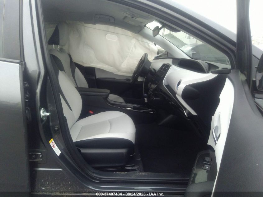 2016 TOYOTA PRIUS FOUR - JTDKARFU9G3015092