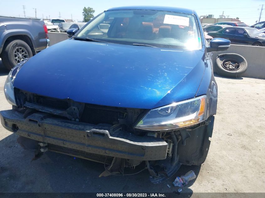 2014 VOLKSWAGEN JETTA SEDAN SE W/CONNECTIVITY - 3VWD17AJ5EM322259