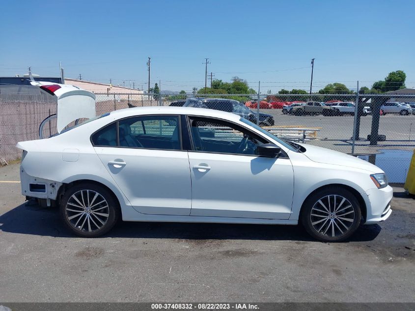 2015 VOLKSWAGEN JETTA SEDAN 1.8T SPORT - 3VWD17AJ8FM346234